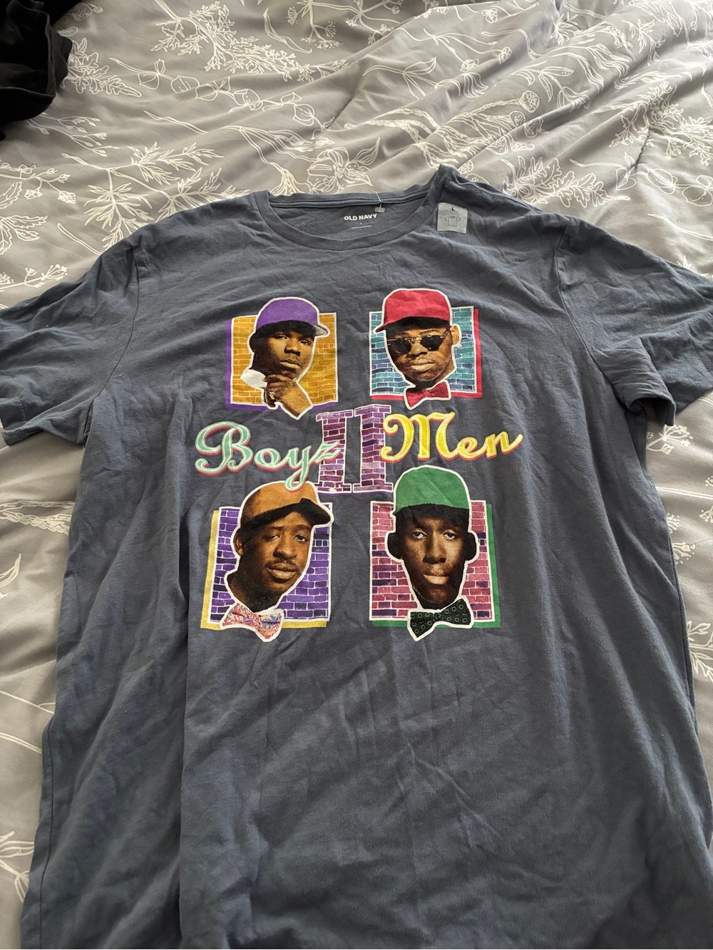 Old Navy licensed Boyz II Men graphic tee in washed slate-blue.
• Size: Mens L